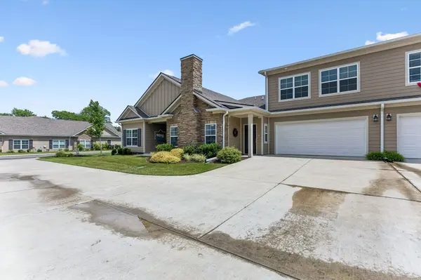2506 Stonecenter Ln, Murfreesboro, TN 37128