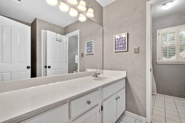 947 Valleyview Ln, Collierville, TN 38017