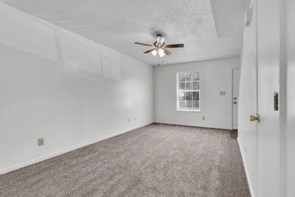 293 Stateline Rd, Oak Grove, KY 42262