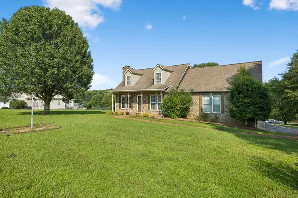 1024 Creek Bottom Rd, White Bluff, TN 37187