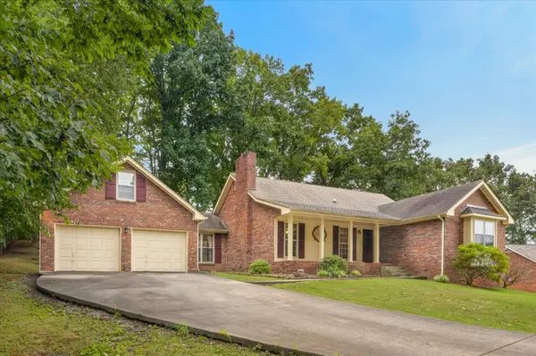 135 Lynx Dr, Clarksville, TN 37042