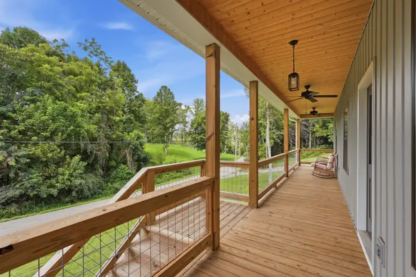 70 River Oaks Dr, Sparta, TN 38583