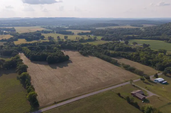 975 Haunt Hollow Rd, Unionville, TN 37180