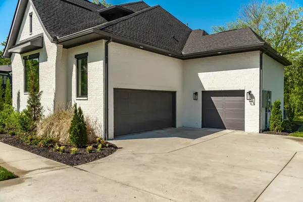 1305 Twin Springs Dr, Brentwood, TN 37027