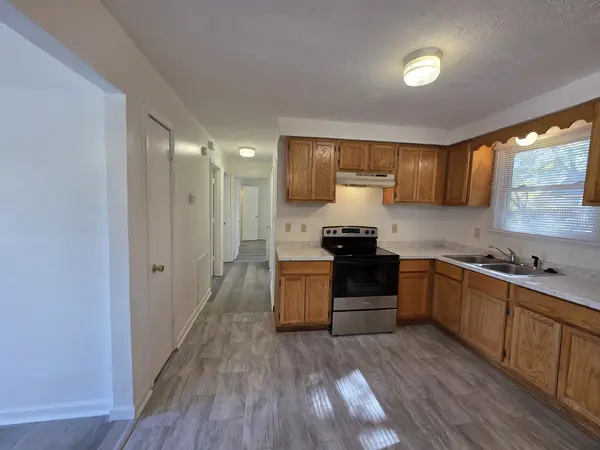 386 Elaine Dr, Clarksville, TN 37042