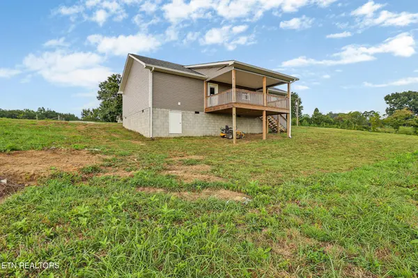 1081 Old Sunbright Rd, Jamestown, TN 38556