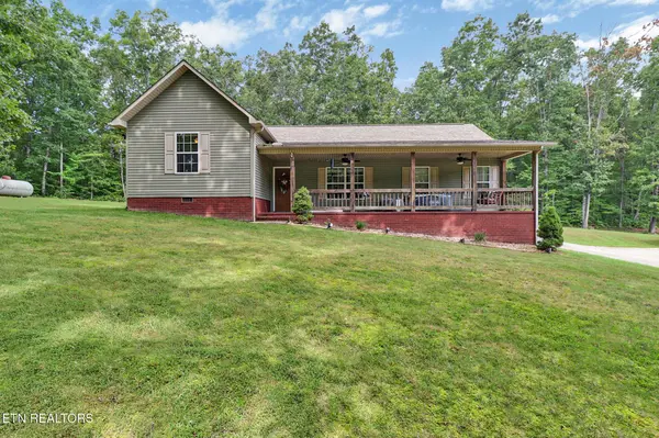 552 Robs Rd, Grimsley, TN 38565