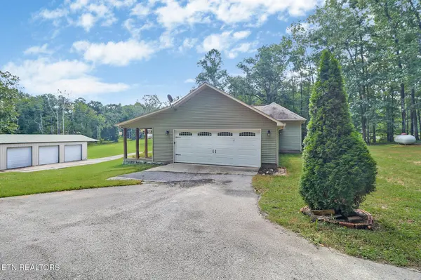 552 Robs Rd, Grimsley, TN 38565