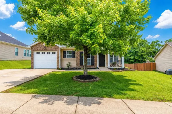 140 Granda Flora Dr, White House, TN 37188