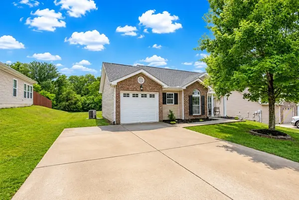 140 Granda Flora Dr, White House, TN 37188