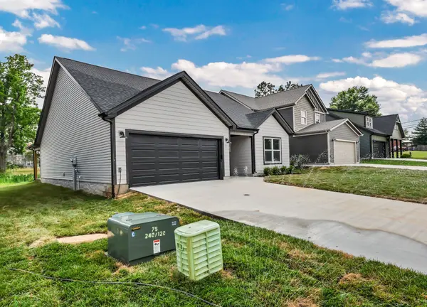 2669 Brewster Dr, Clarksville, TN 37042