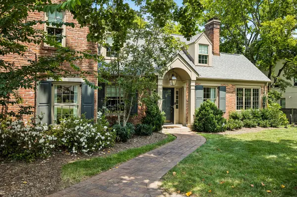 2004 Overhill Dr, Nashville, TN 37215
