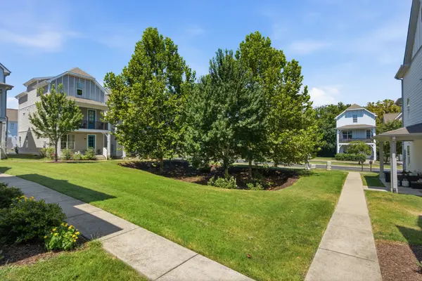 737 Cottage Park Dr, Nashville, TN 37207