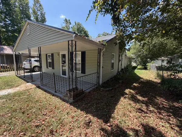 312 Gentry St, Tullahoma, TN 37388