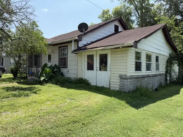 311 Poplar St #N, Cowan, TN 37318