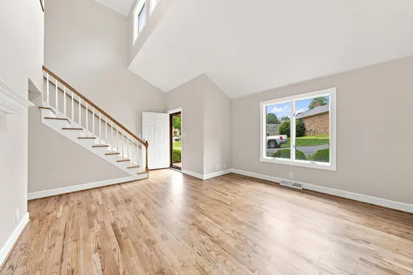 427 Country Club Ct, Clarksville, TN 37043