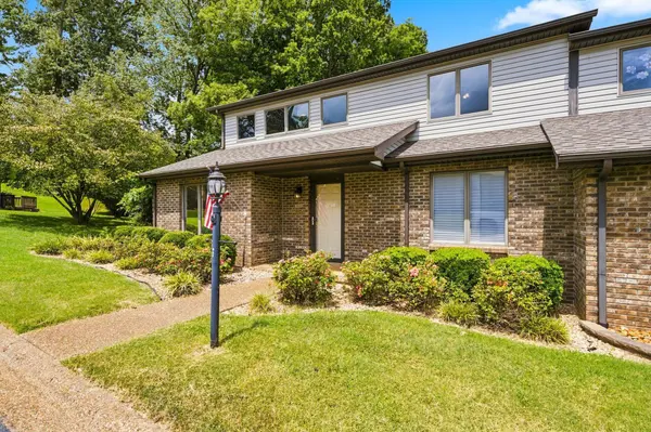 427 Country Club Ct, Clarksville, TN 37043