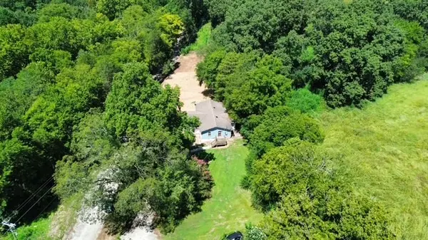 267 Town Creek Rd, Benton, TN 37307