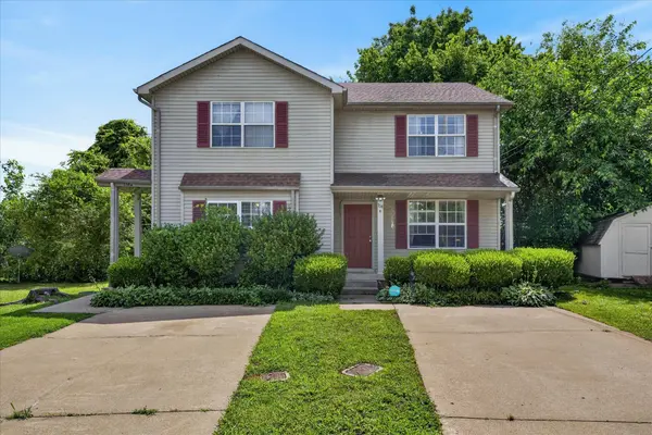 114 Cunningham Pl #B, Clarksville, TN 37042
