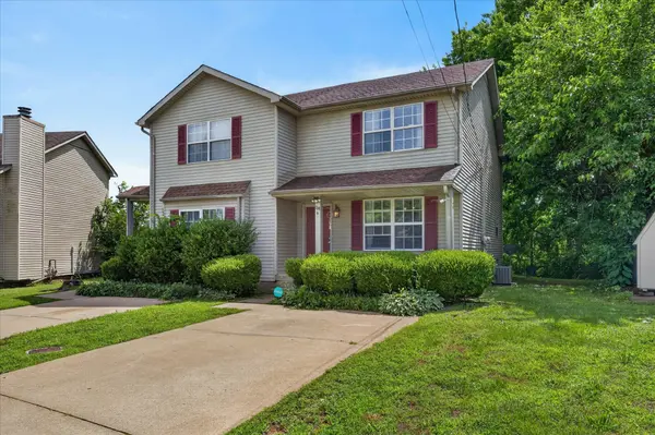 114 Cunningham Pl #B, Clarksville, TN 37042