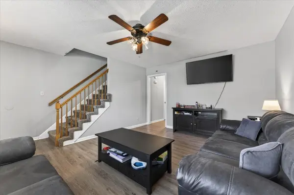114 Cunningham Pl #B, Clarksville, TN 37042
