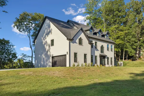107 Miramare Way, Adams, TN 37010