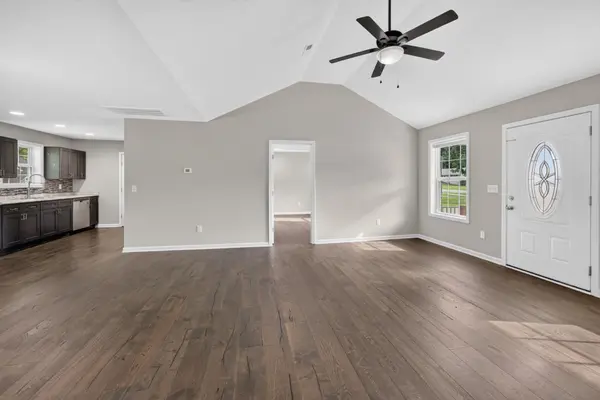 1006 Ovoca Rd, Tullahoma, TN 37388