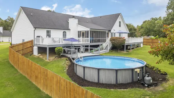 8885 River Cove Dr, Harrison, TN 37341