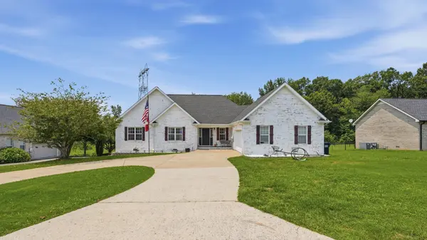 161 Cumberland Oaks Dr, Tullahoma, TN 37388