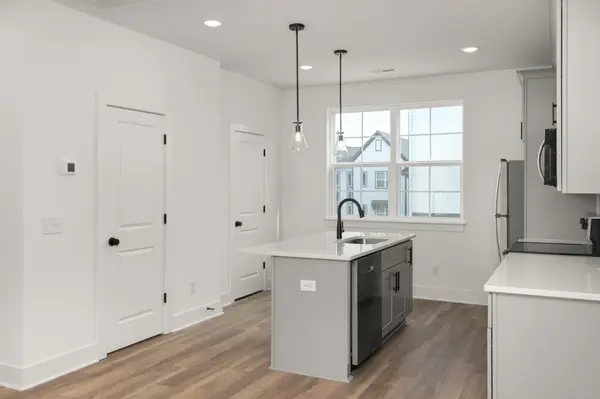 700 N DuPont Ave ##201, Madison, TN 37115
