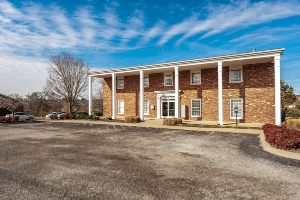 700 E Main St, Hendersonville, TN 37075