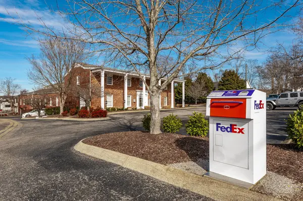 700 E Main St, Hendersonville, TN 37075