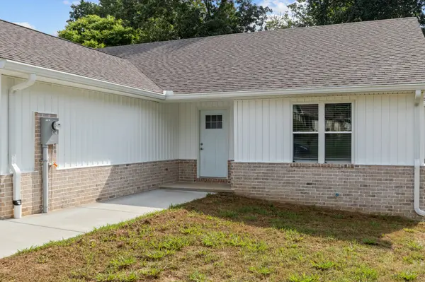 55 Hillcrest Dr, Bruceton, TN 38317