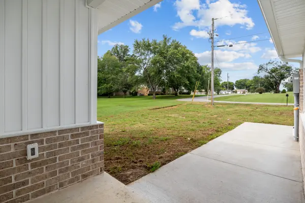 55 Hillcrest Dr, Bruceton, TN 38317