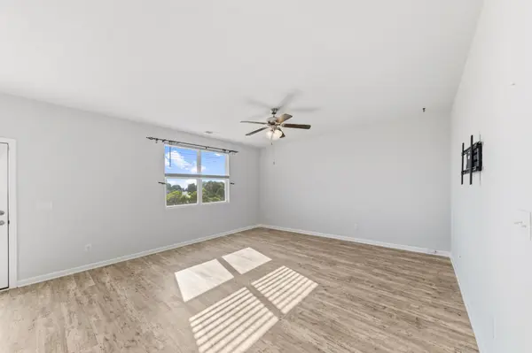 828 Foxdale Dr, Columbia, TN 38401