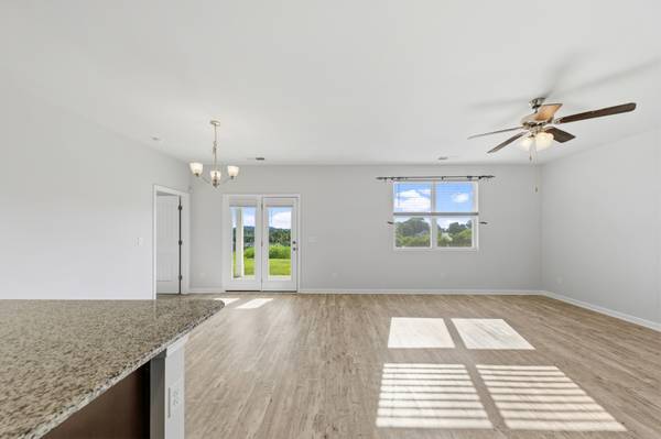 828 Foxdale Dr, Columbia, TN 38401