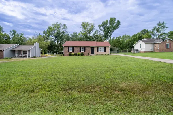409 Sunnybrook Dr, White House, TN 37188