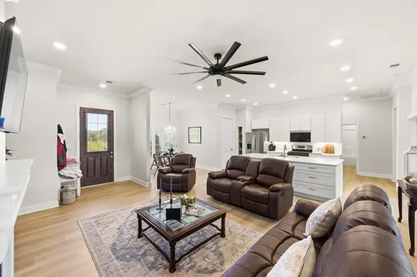 363 Golfview Ln, Decaturville, TN 38329