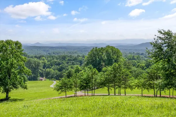 2395 Mecca Pike, Englewood, TN 37329
