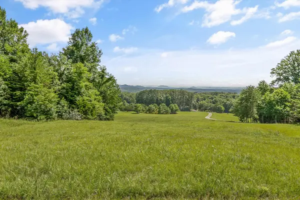 2395 Mecca Pike, Englewood, TN 37329