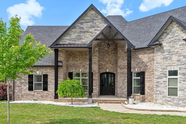 1161 Reda Dr, Clarksville, TN 37042