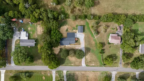 120 Whiteside Ln, Shelbyville, TN 37160