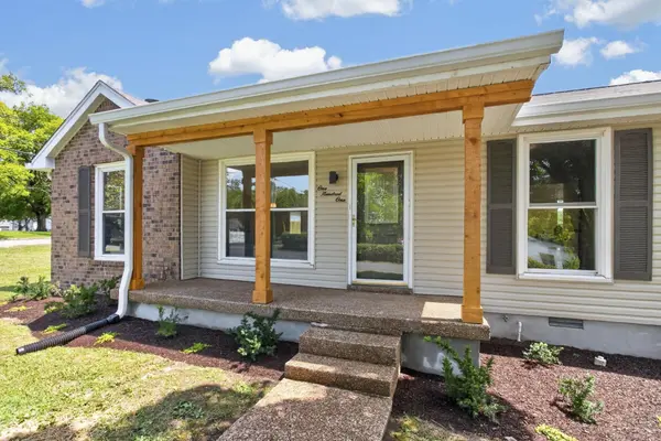 101 Pebble Creek Dr, Hendersonville, TN 37075