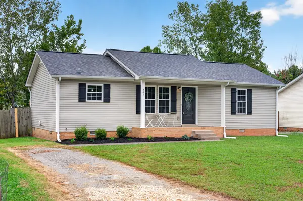 362 Lafayette Point Cir, Clarksville, TN 37042
