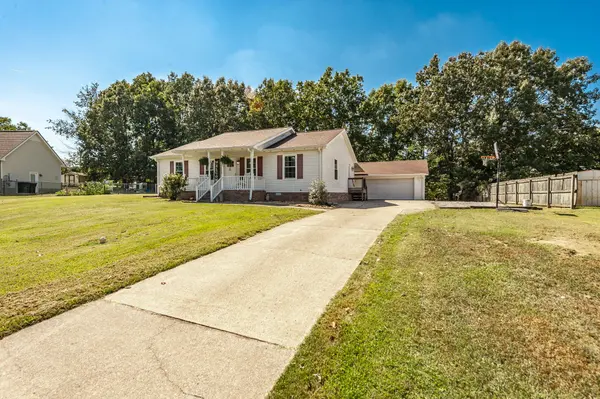 332 Forrest Dr, Greenbrier, TN 37073