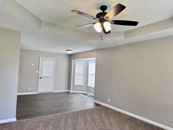 357 Treeland Dr, Clarksville, TN 37040