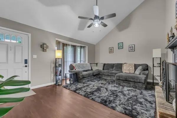 203 Parrot Dr, Clarksville, TN 37042