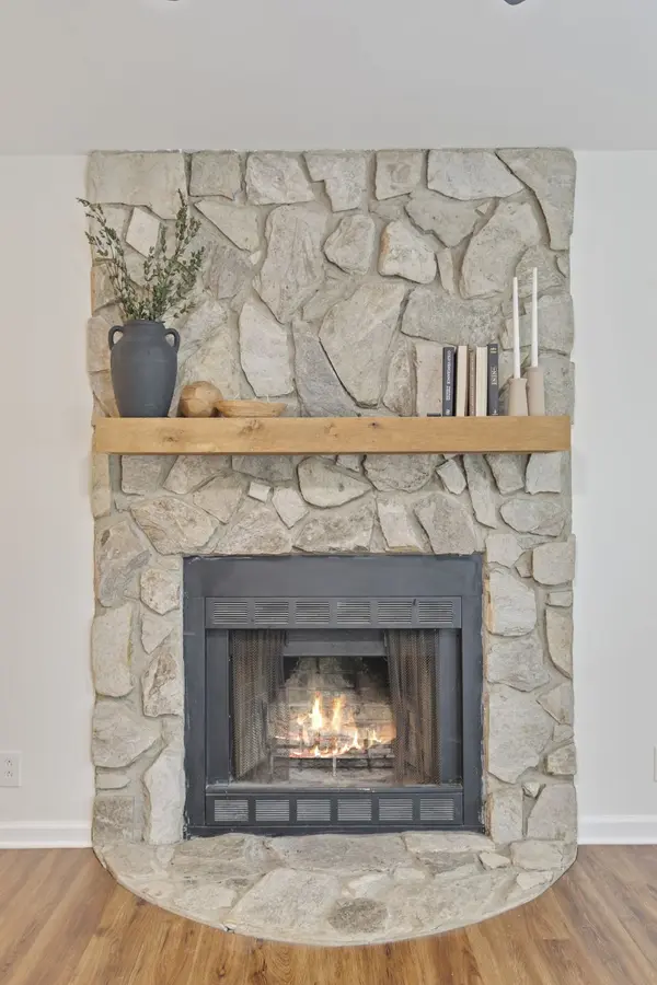 570 Holt Valley Rd, Nashville, TN 37221