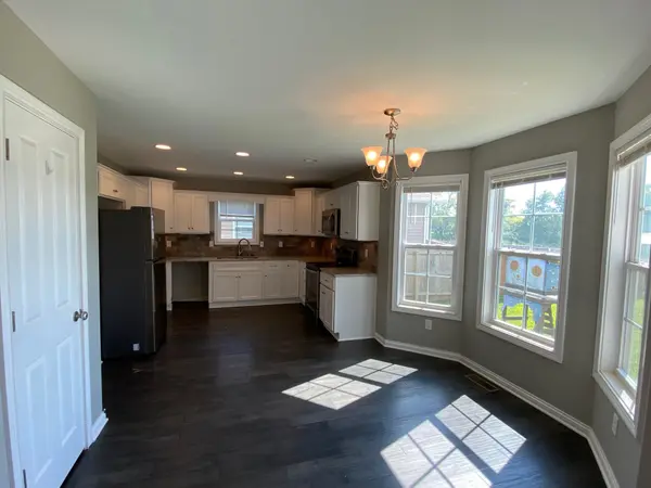 813 Pleasant Meadow Ln, Bowling Green, KY 42101