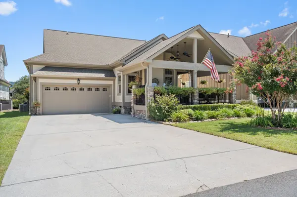 8961 Gentle Mist Cir, Ooltewah, TN 37363